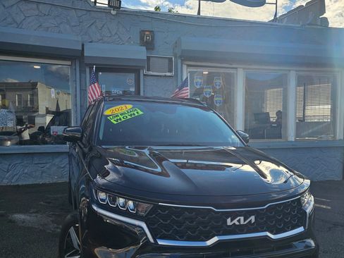 Used 2021 Kia Sorento EX image 4