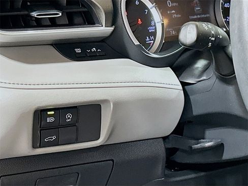 Used 2023 Toyota Highlander XLE image 8