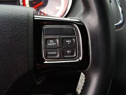 Used 2016 Dodge Grand Caravan SE FWD image 31
