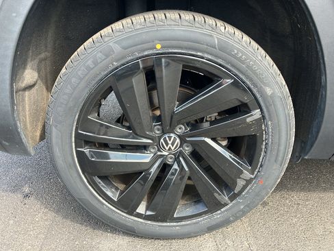 Used 2022 Volkswagen Atlas Cross Sport SE FWD image 8