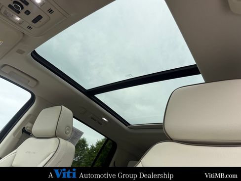 Used 2023 GMC Yukon XL Denali AWD/4WD image 18