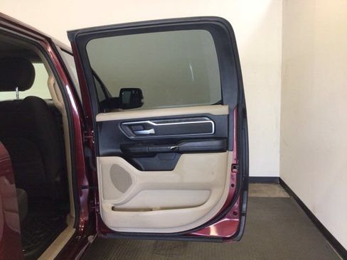 Used 2019 RAM 1500 Big Horn AWD/4WD image 11