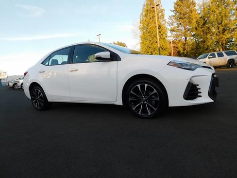 Used 2017 Toyota Corolla SE image 1