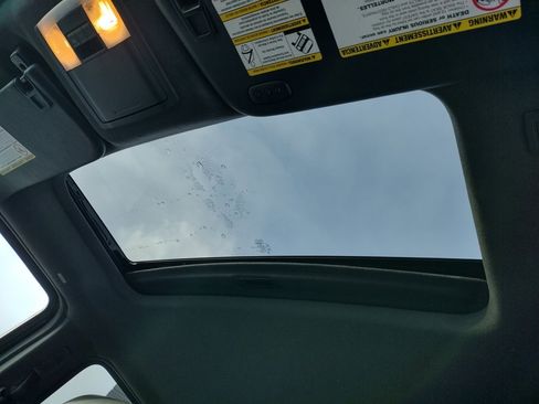 Used 2016 Ford F350 Platinum w/ Platinum Package image 4