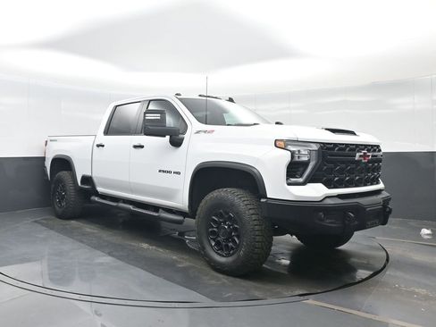 Used 2024 Chevrolet Silverado 2500 ZR2 w/ ZR2 Bison Edition AWD/4WD image 9