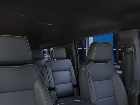 Used 2025 Chevrolet Suburban Premier AWD/4WD image 24