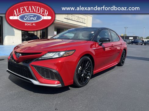Used 2021 Toyota Camry XSE image 1