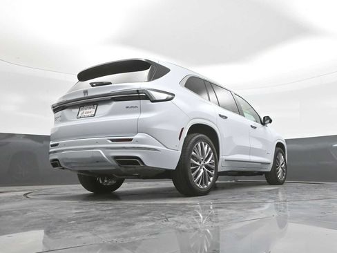 Used 2026 Buick Enclave Avenir w/ Super Cruise Package AWD/4WD image 49