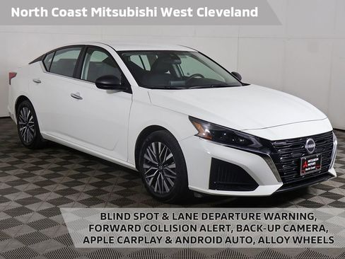 Used 2025 Nissan Altima 2.5 SV image 1