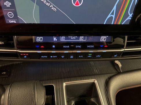 Used 2022 Toyota Sienna XSE image 12