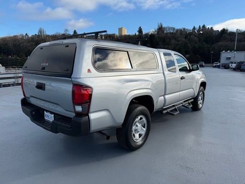 Used 2022 Toyota Tacoma SR image 5
