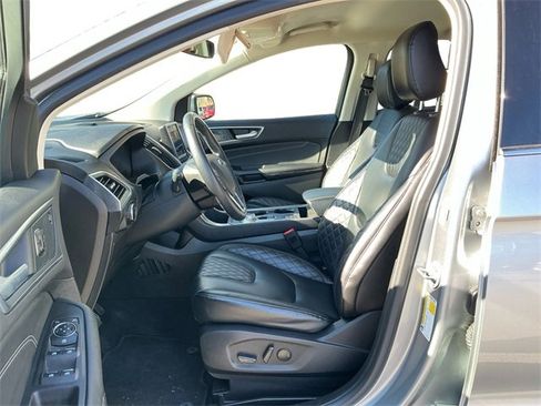 Used 2024 Ford Edge Titanium image 10