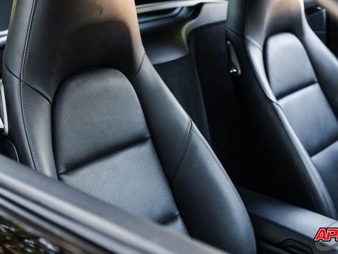 Used 2016 Porsche Cayman image 22