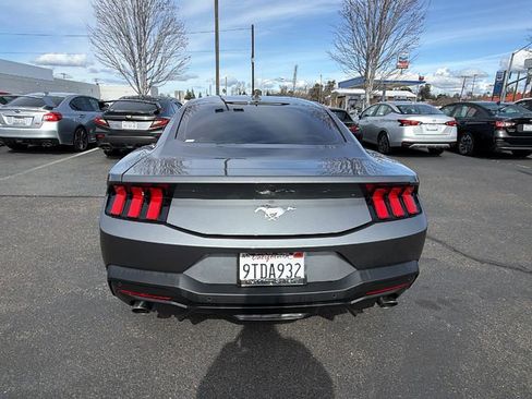 Used 2024 Ford Mustang Premium image 5