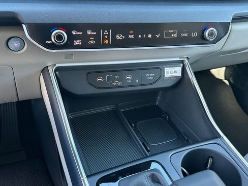 New 2026 Kia Carnival EX FWD image 26