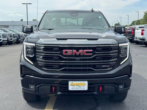 Used 2023 GMC Sierra 1500 AT4 w/ AT4 Premium Package AWD/4WD image 9