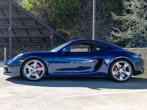 Used 2025 Porsche 718 Cayman GTS RWD image 2