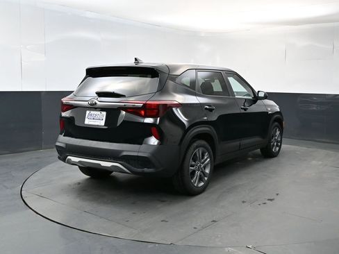 Used 2021 Kia Seltos LX AWD/4WD image 5