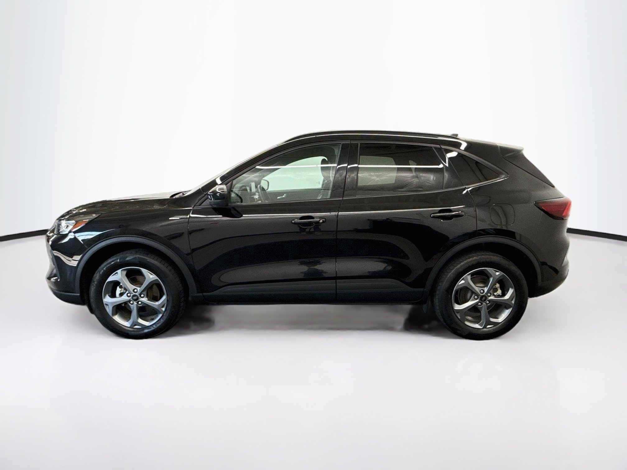 Used 2025 Ford Escape ST-Line Select AWD/4WD image 4