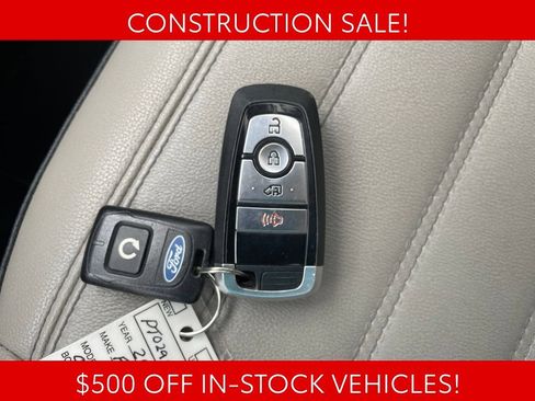 Used 2020 Ford Transit Connect Titanium FWD image 25