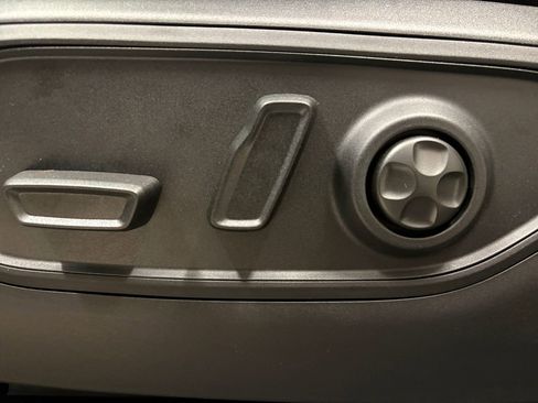 New 2026 Jeep Grand Cherokee Altitude image 13