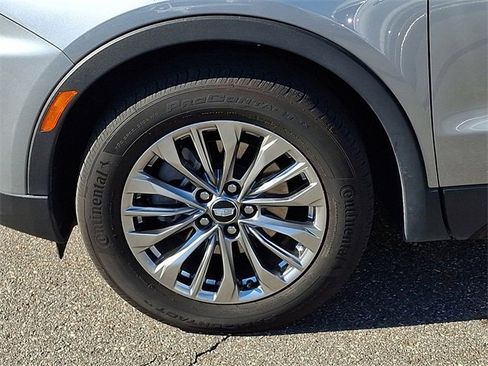 Used 2024 Cadillac XT4 Premium Luxury image 29