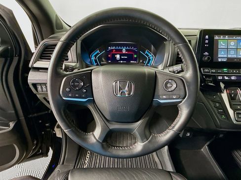 Used 2023 Honda Odyssey Sport image 11