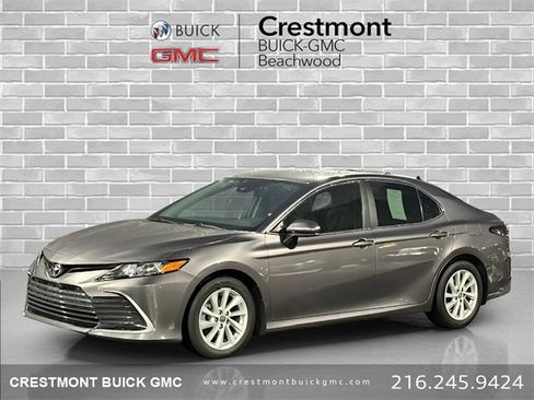 Used 2022 Toyota Camry LE image 1