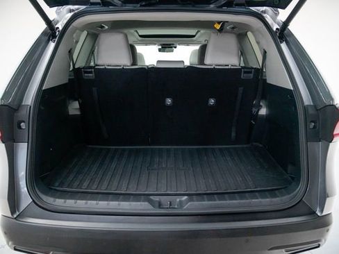 Used 2025 Toyota Grand Highlander AWD image 17
