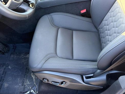 Certified 2025 Volvo XC90 B6 Plus image 18