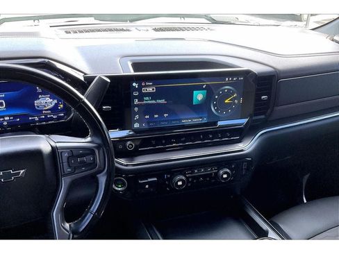 Used 2024 Chevrolet Silverado 2500 ZR2 w/ Technology Package AWD/4WD image 7