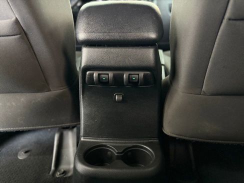 Used 2018 Jeep Wrangler Unlimited Sport S image 39