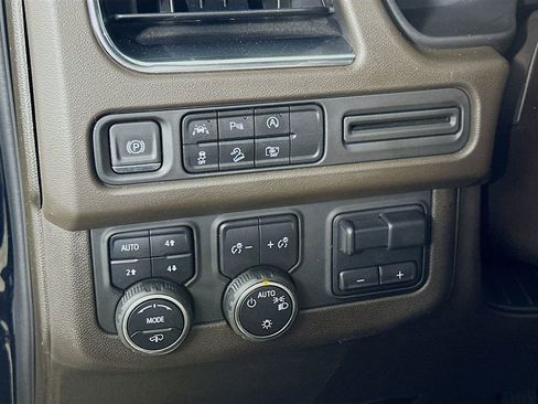 Used 2023 Chevrolet Tahoe Z71 w/ Z71 Off-Road Package AWD/4WD image 23