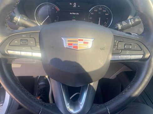 Used 2022 Cadillac XT4 Luxury w/ Driver Awareness Package AWD/4WD image 17