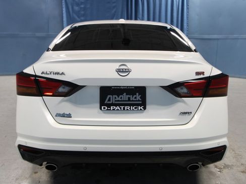 Used 2024 Nissan Altima 2.5 SR w/ SR Premium Package image 28