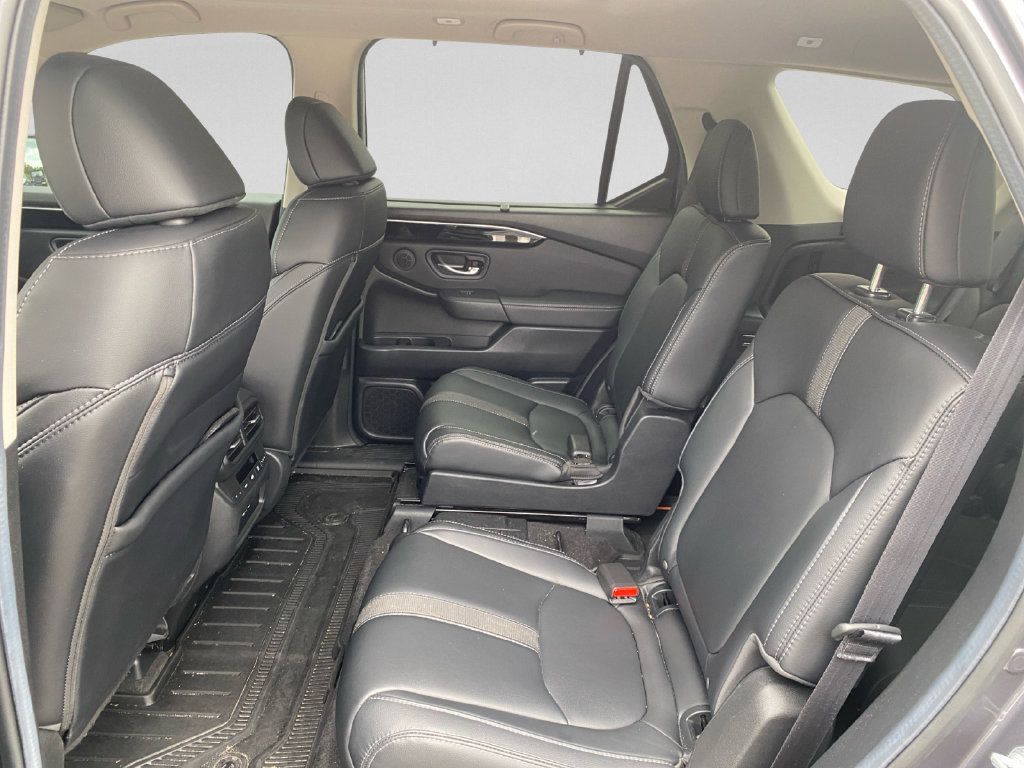 Used 2025 Honda Pilot Touring image 25