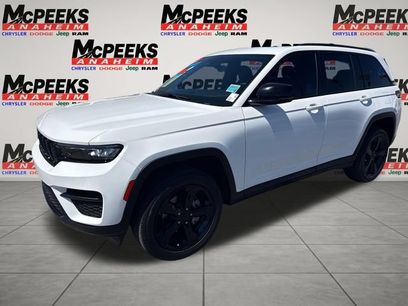 Used 2023 Jeep Grand Cherokee Altitude