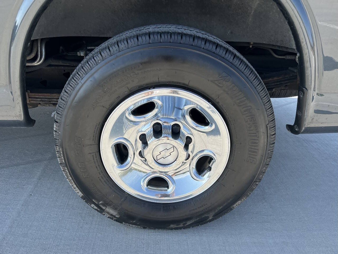 Used 2017 Chevrolet Express 3500 LT w/ LT Preferred Equipment Group RWD image 25