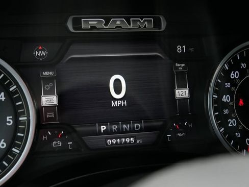 Used 2019 RAM 1500 Big Horn AWD/4WD image 32