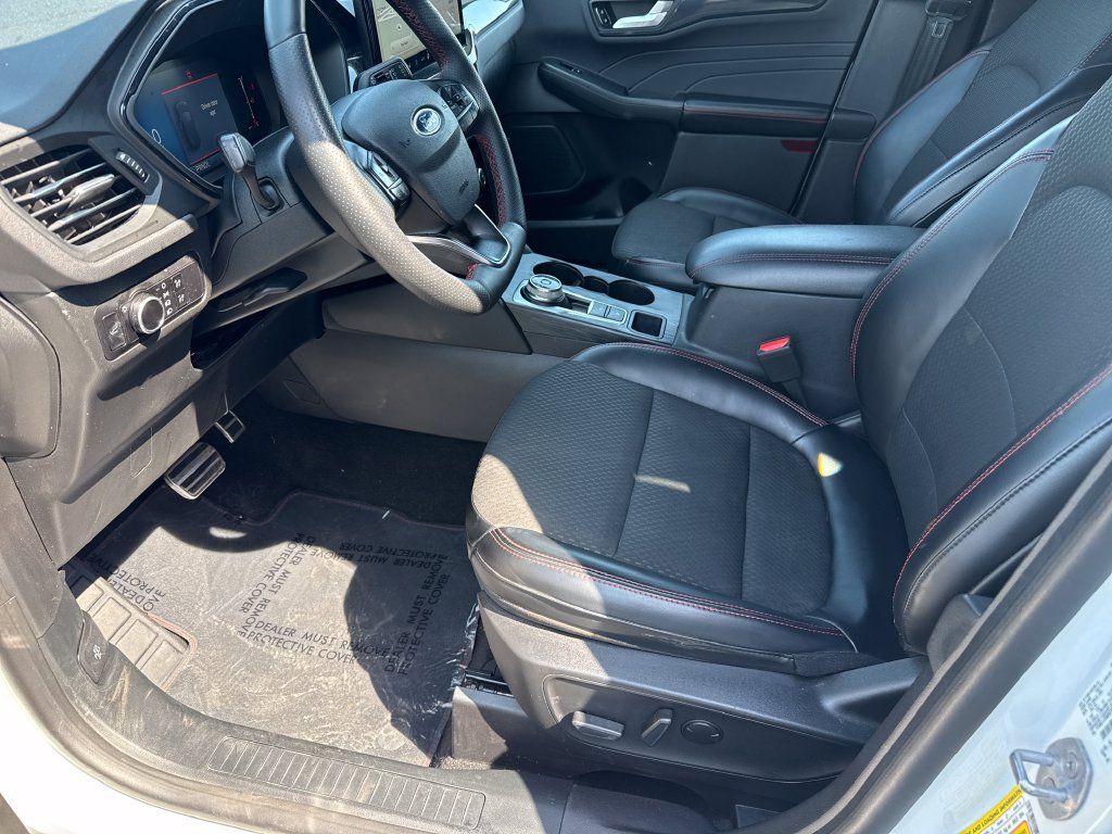 Used 2023 Ford Escape ST-Line w/ Tech Pack #1 AWD/4WD image 19