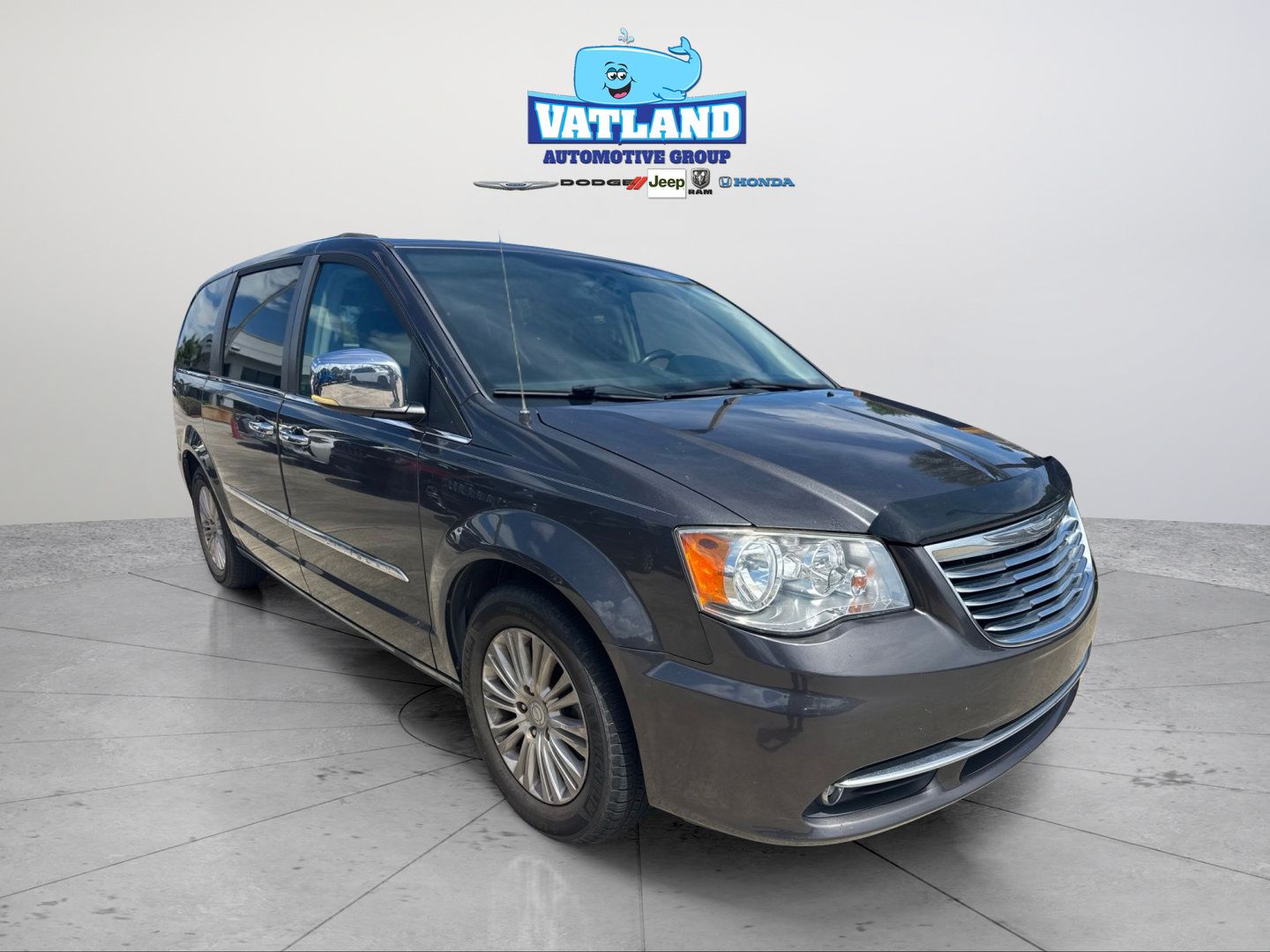 Certified 2016 Chrysler Town & Country Limited FWD image 45