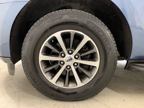 Used 2018 Ford Expedition XLT w/ Equipment Group 201A AWD/4WD image 2