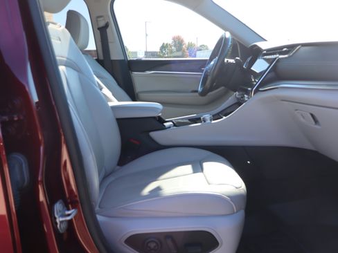 Used 2021 Jeep Grand Cherokee L Overland image 14