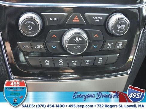 Used 2022 Jeep Grand Cherokee Laredo E AWD/4WD image 25