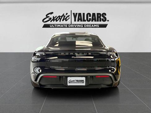 Used 2022 Porsche Taycan image 4