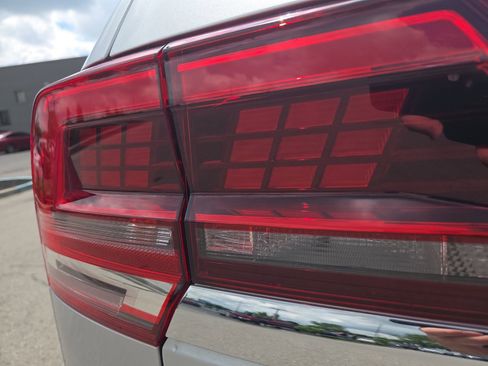 Used 2019 Volkswagen Atlas SEL Premium AWD/4WD image 12