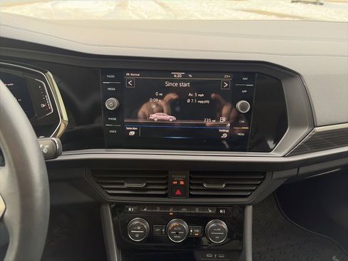 Certified 2024 Volkswagen Jetta SEL image 18