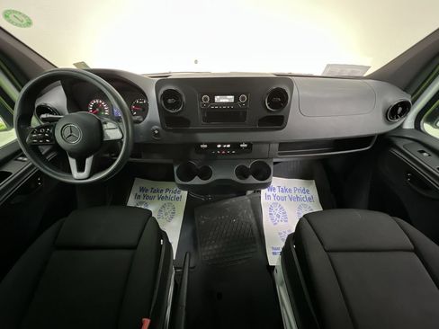 Used 2021 Mercedes-Benz Sprinter 2500 image 19