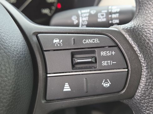 Used 2023 Honda HR-V LX image 5