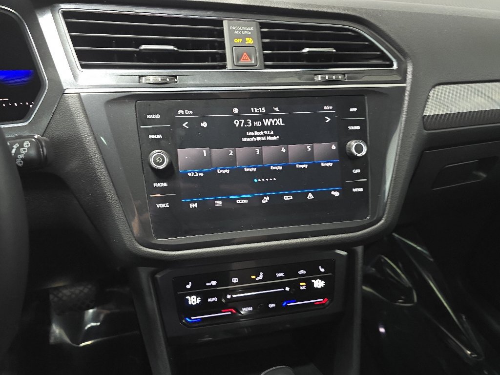 Used 2022 Volkswagen Tiguan SE w/ Panoramic Sunroof Package AWD/4WD image 25